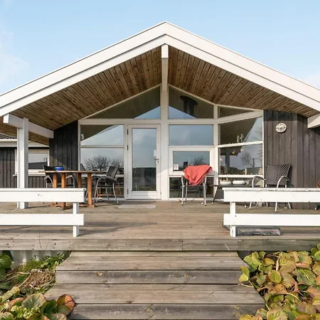Cozy Home In Faaborg With Sauna Ferienhaus